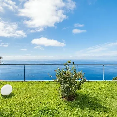 Апартаменты Cassa Angelo In With Pool And A Wonderful View Алжезур