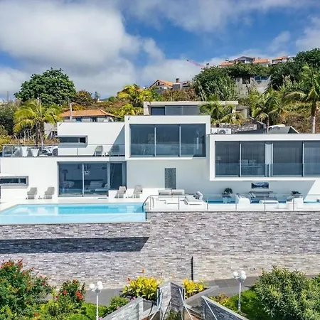 Cassa Angelo In With Pool And A Wonderful View