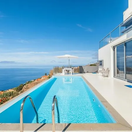 Cassa Angelo In With Pool And A Wonderful View *